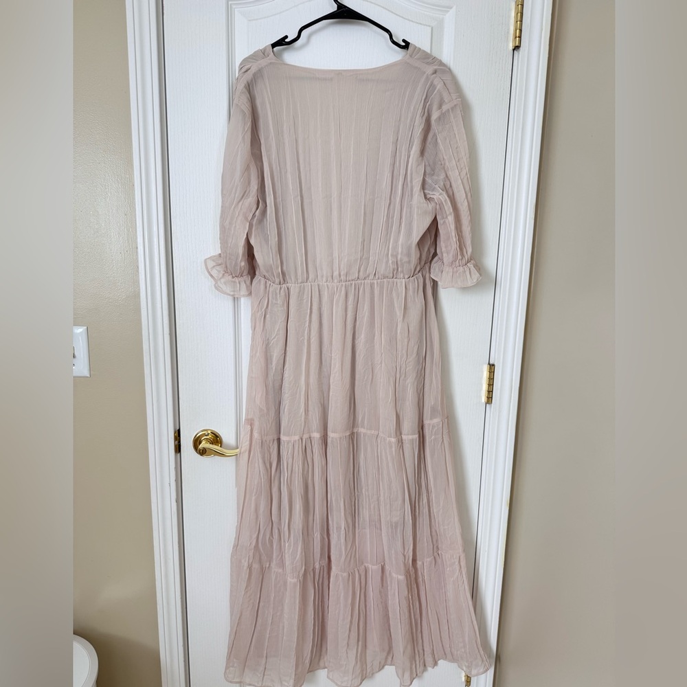Women’s Taupe Maxi Dress - Elegant Tiered V-Neck - Picture 4 of 5